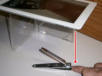 iPad と手の位置